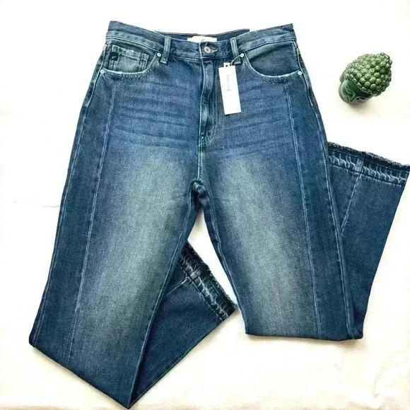 NWT KanCan Medora Med Wash Faded Highrise 90’s Split Hem Straight Jean Size 9/28 - Picture 3 of 16